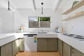 18B Levers Road, Matua