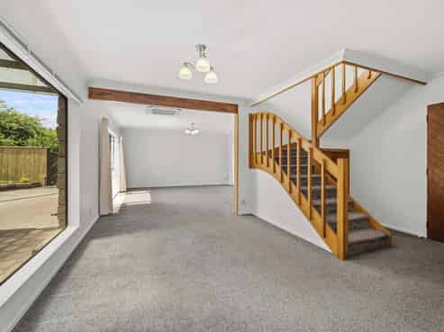 B/7  Moncur Drive , Springfield