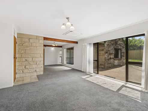 B/7  Moncur Drive , Springfield