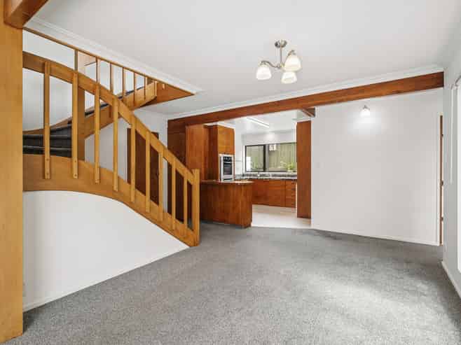 B/7  Moncur Drive , Springfield