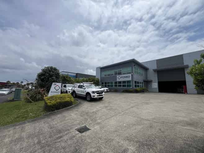 Superb road front industrial