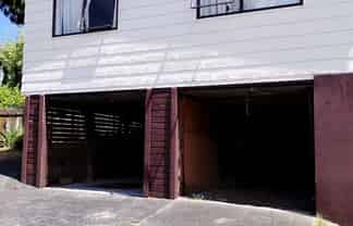 2/8 Quiet Street, Te Atatu South