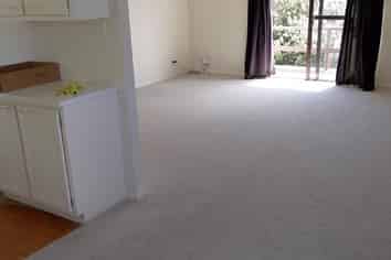 2/8 Quiet Street, Te Atatu South