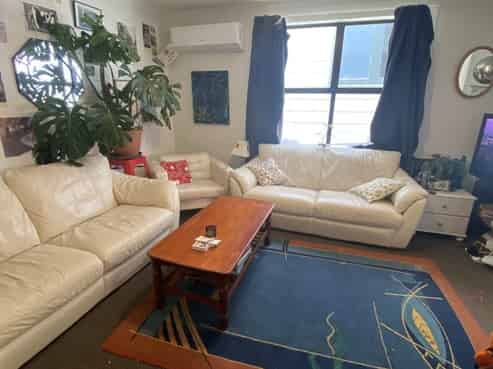 43 Hall Street, Newtown