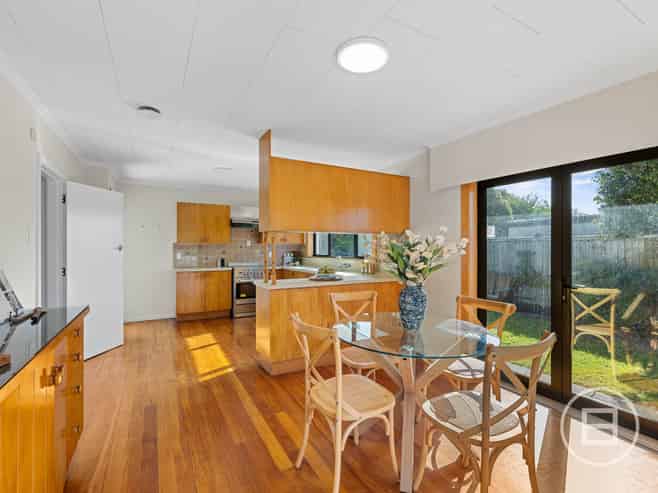 29 Brent Place, BRYNDWR