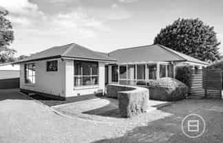 29 Brent Place, BRYNDWR