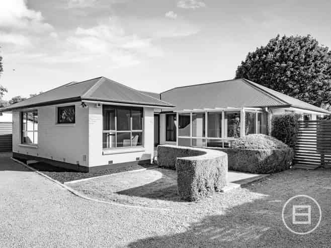 29 Brent Place, BRYNDWR