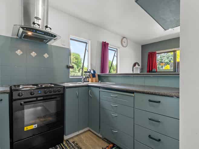 32B Sikkim Crescent, Clover Park