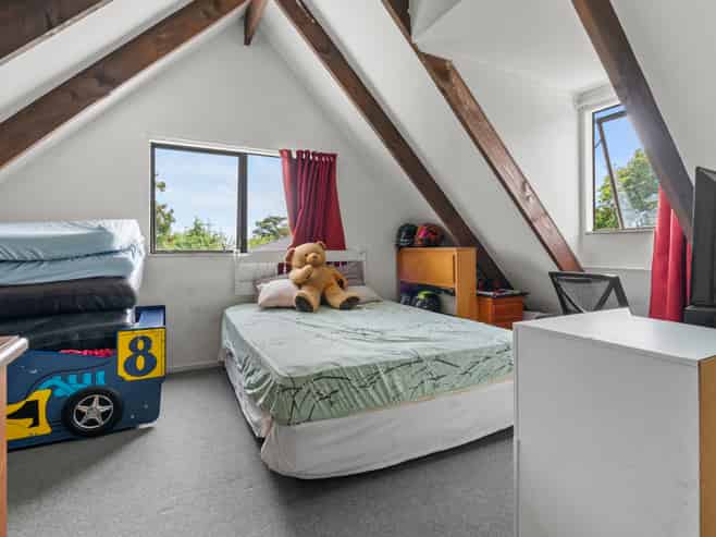 32B Sikkim Crescent, Clover Park