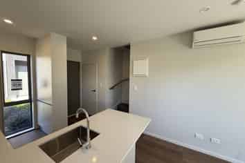 9 Te Ara Wai, Mangere East