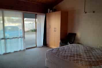 4/219 South Road, Hawera