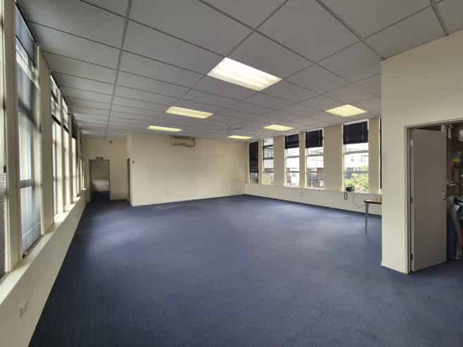 Versatile office space in Te Atatū