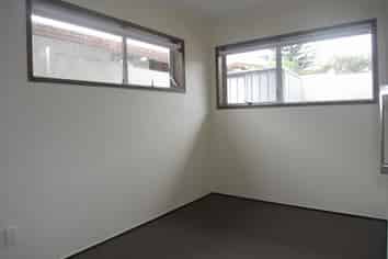 2 Faith Bullock Place, New Lynn