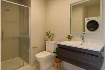 704/2b Augustus Terrace, Parnell