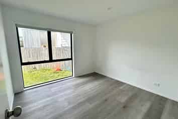 11B Collett Road, Otara