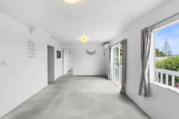 2/14 Chalmers Street, Avondale