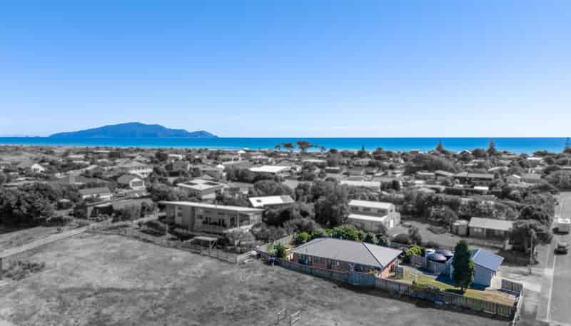 13 Brendan Drive, Te Horo Beach