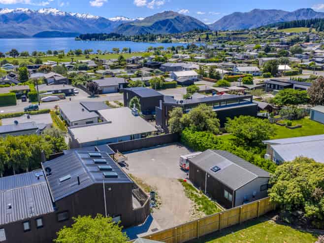64 Roche Street, Wanaka