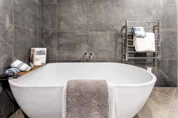 2/98 - 100 Walker Road, Point Chevalier