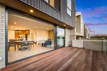 2/98 - 100 Walker Road, Point Chevalier
