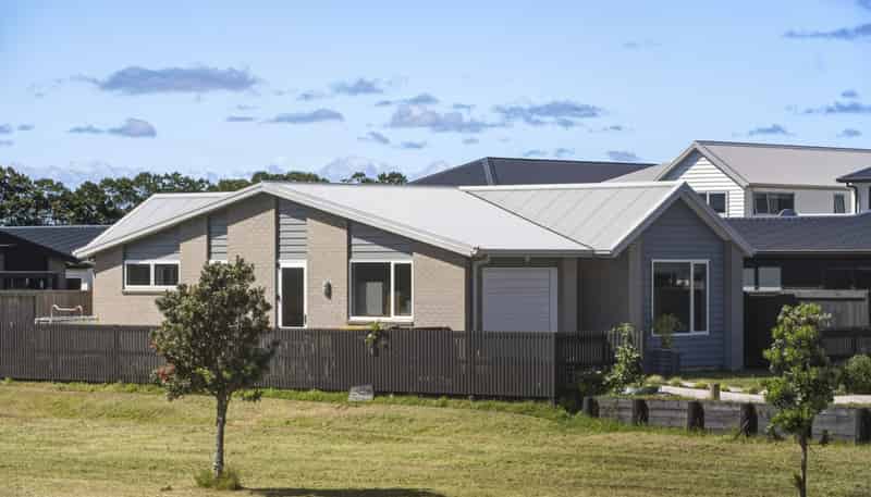 8 Tauhinu Place, Papamoa