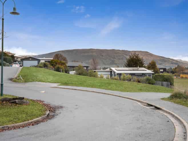 6 Ansted Place, Wanaka