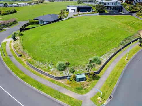 2 Vardon Way, Waiwhakaiho