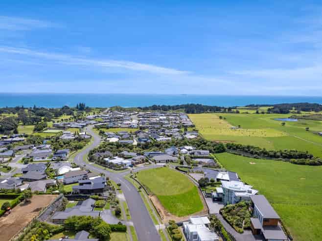 2 Vardon Way, Waiwhakaiho