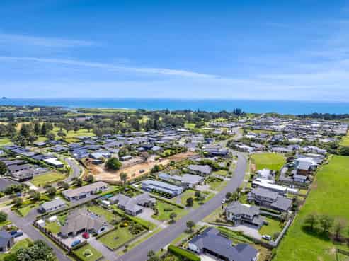 2 Vardon Way, Waiwhakaiho