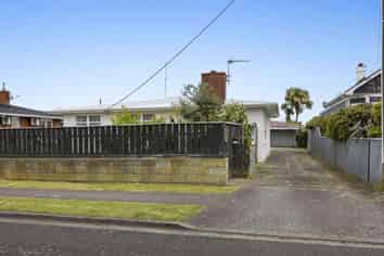 37 Disraeli Street, Hawera