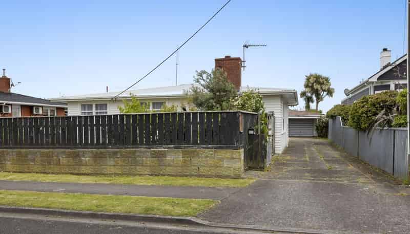 37 Disraeli Street, Hawera