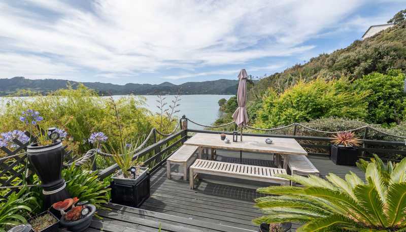 8 Lewer Road, Whangaroa