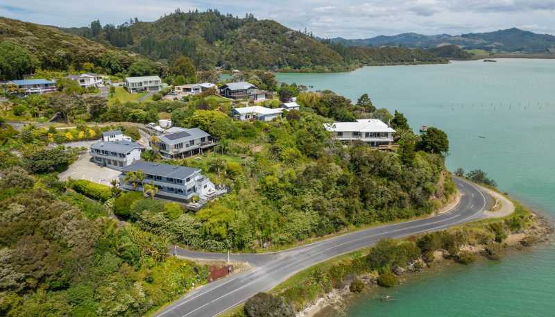 8 Lewer Road, Whangaroa