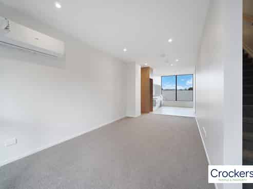 2/2 Treasure Lane, Te Atatu South