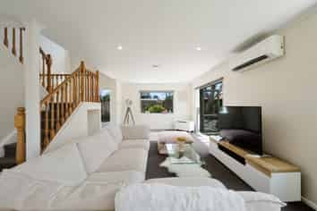 33 Woodford Avenue, Henderson