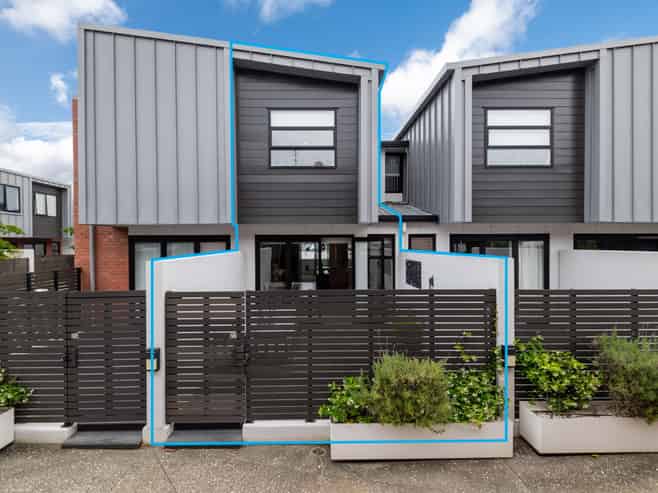 27/4 Stables Lane, Millwater