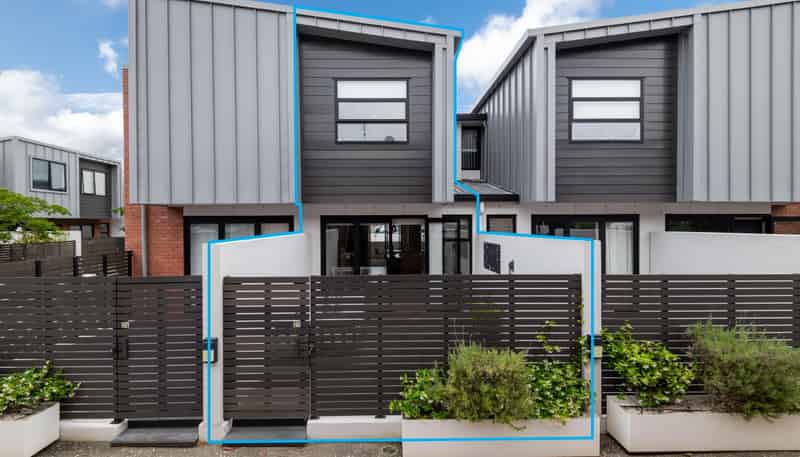 27/4 Stables Lane, Millwater