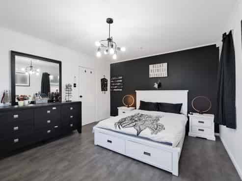 16 Thornlow Street, Glendene