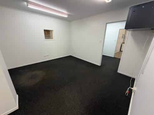 Versatile Industrial in Normanby - Vacant Possession