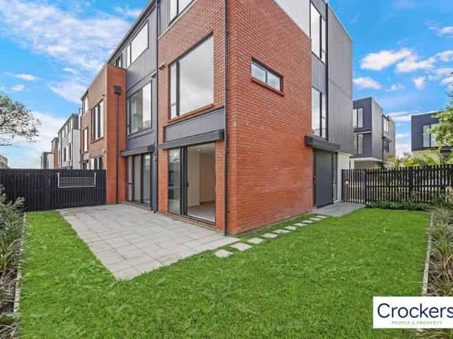 1/2 Treasure Lane, Te Atatu South