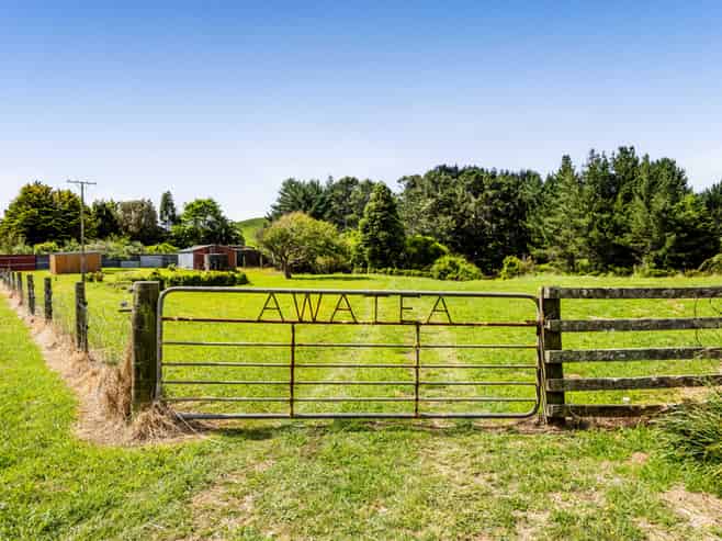 0n Tiromoana Road, Normanby