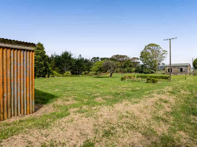 0n Tiromoana Road, Normanby