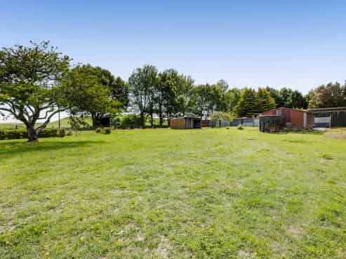 0n Tiromoana Road, Normanby