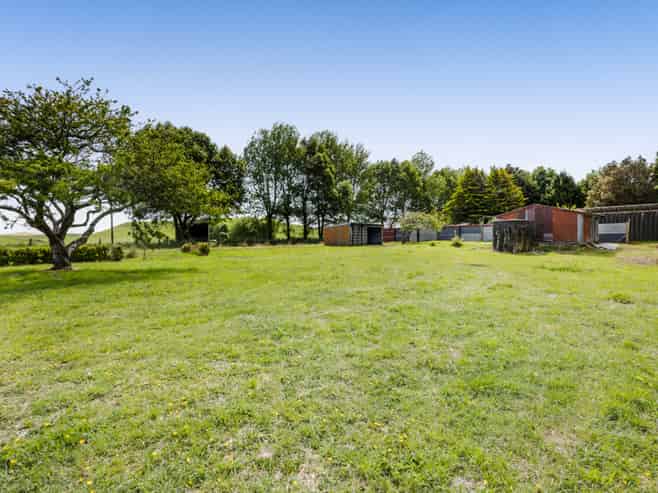 0n Tiromoana Road, Normanby