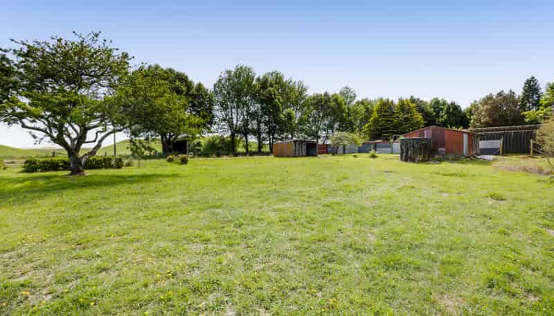 0n Tiromoana Road, Normanby