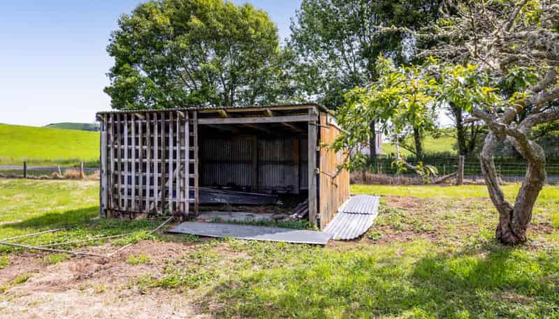 0n Tiromoana Road, Normanby