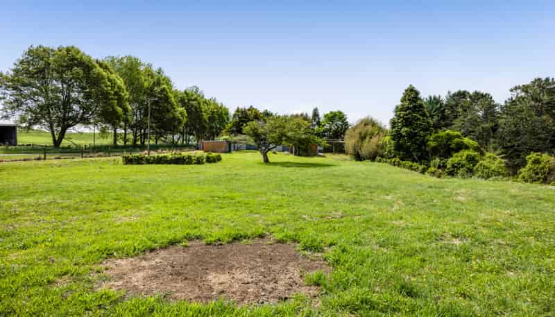 0n Tiromoana Road, Normanby