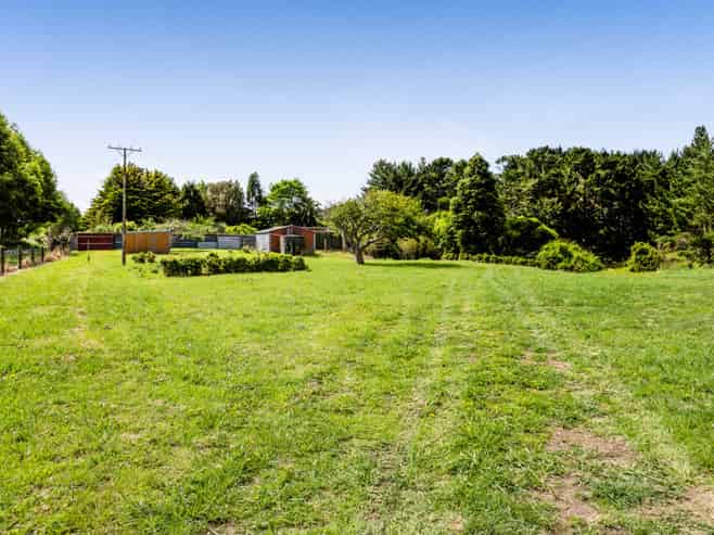 0n Tiromoana Road, Normanby