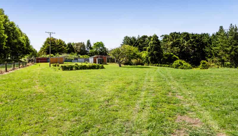 0n Tiromoana Road, Normanby