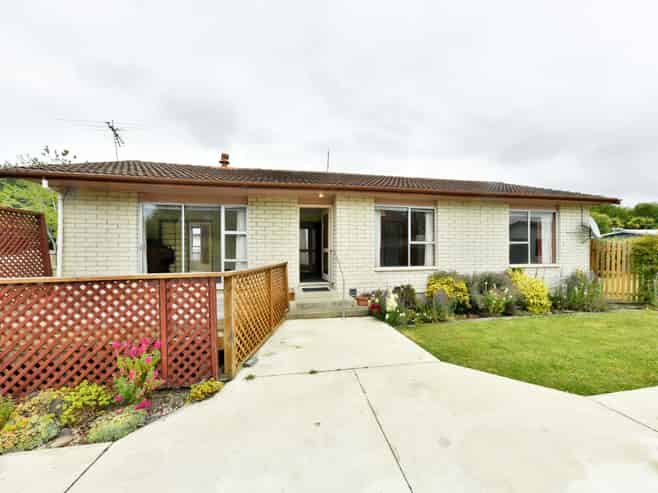 31 Denniston Crescent, Redwood